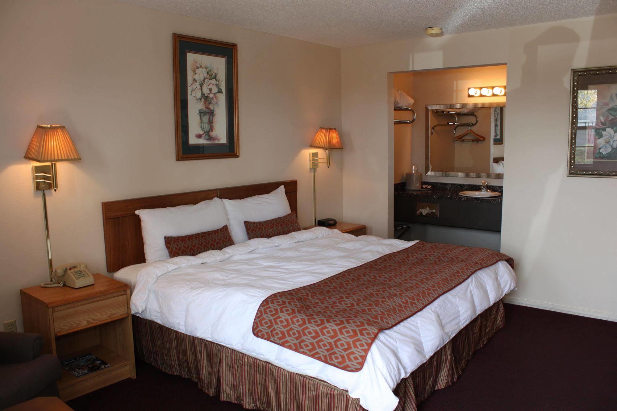 Regency Inn Eureka Springs Bagian luar foto